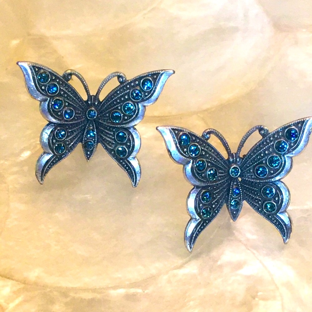 🦋CLIP BUTTERFLY EARRINGS - Picture 6 of 6